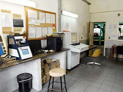 Laboratorio propio de ensayos de papel